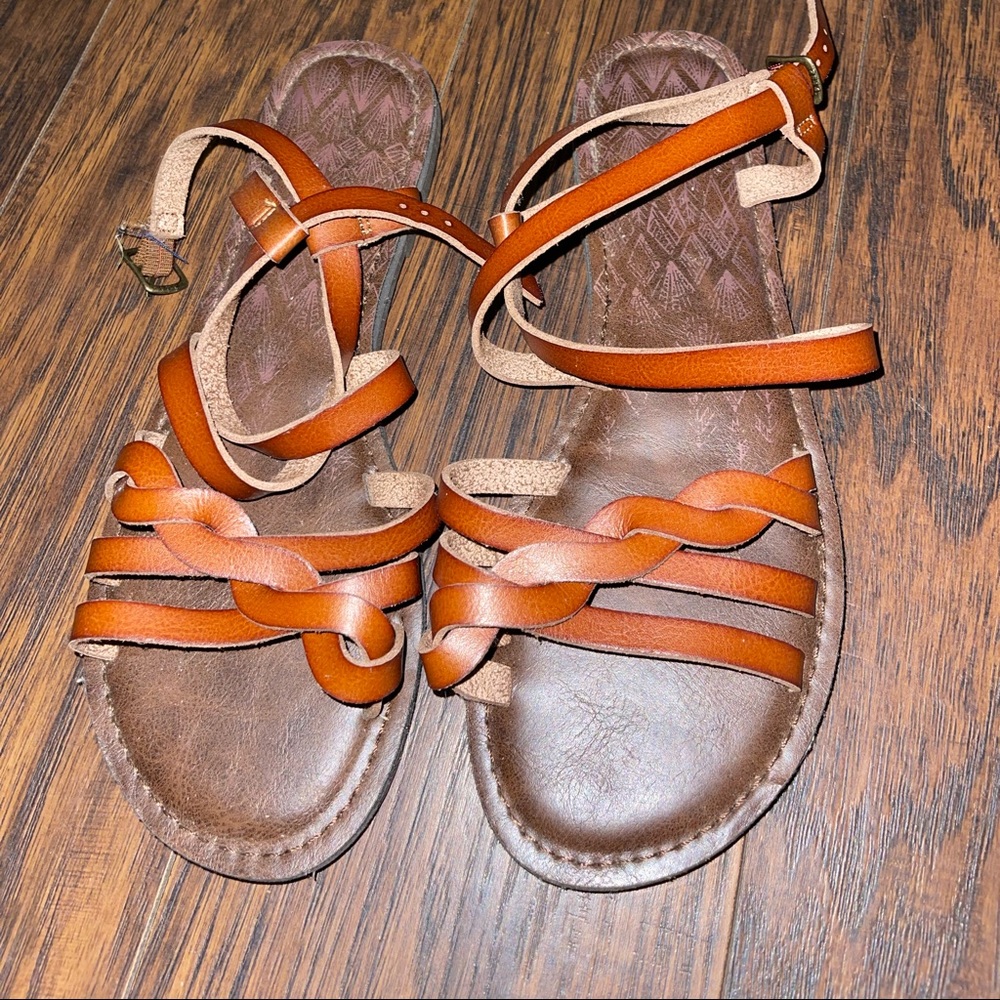 4 pairs women sandals size 7